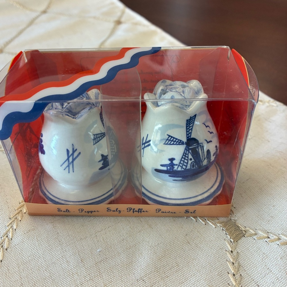 Delft Blue Holland  Windmill Salt& Pepper Shakers    New Hand Painted Elesva